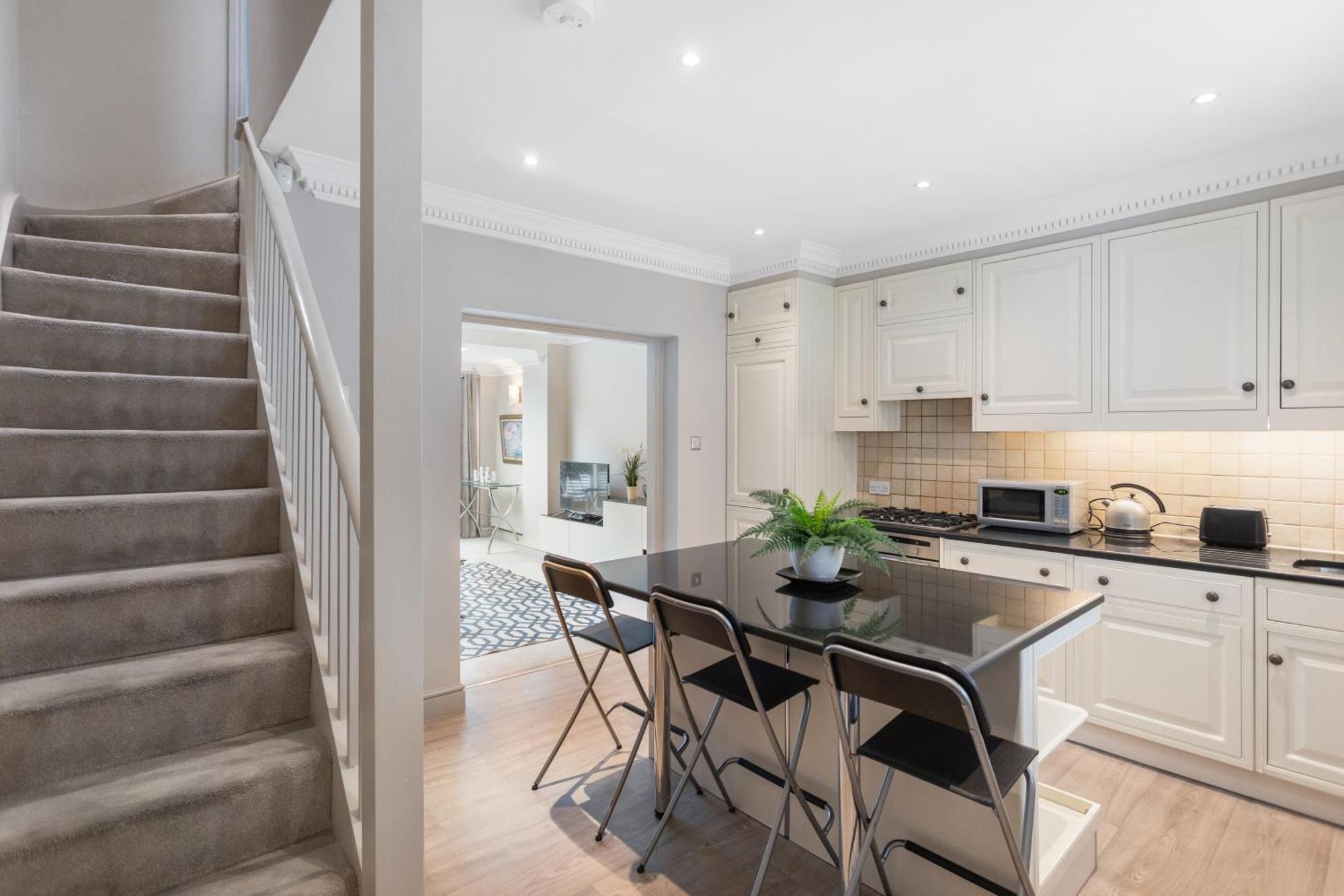 Stunning Knightsbridge 2bed Flat! Apartament