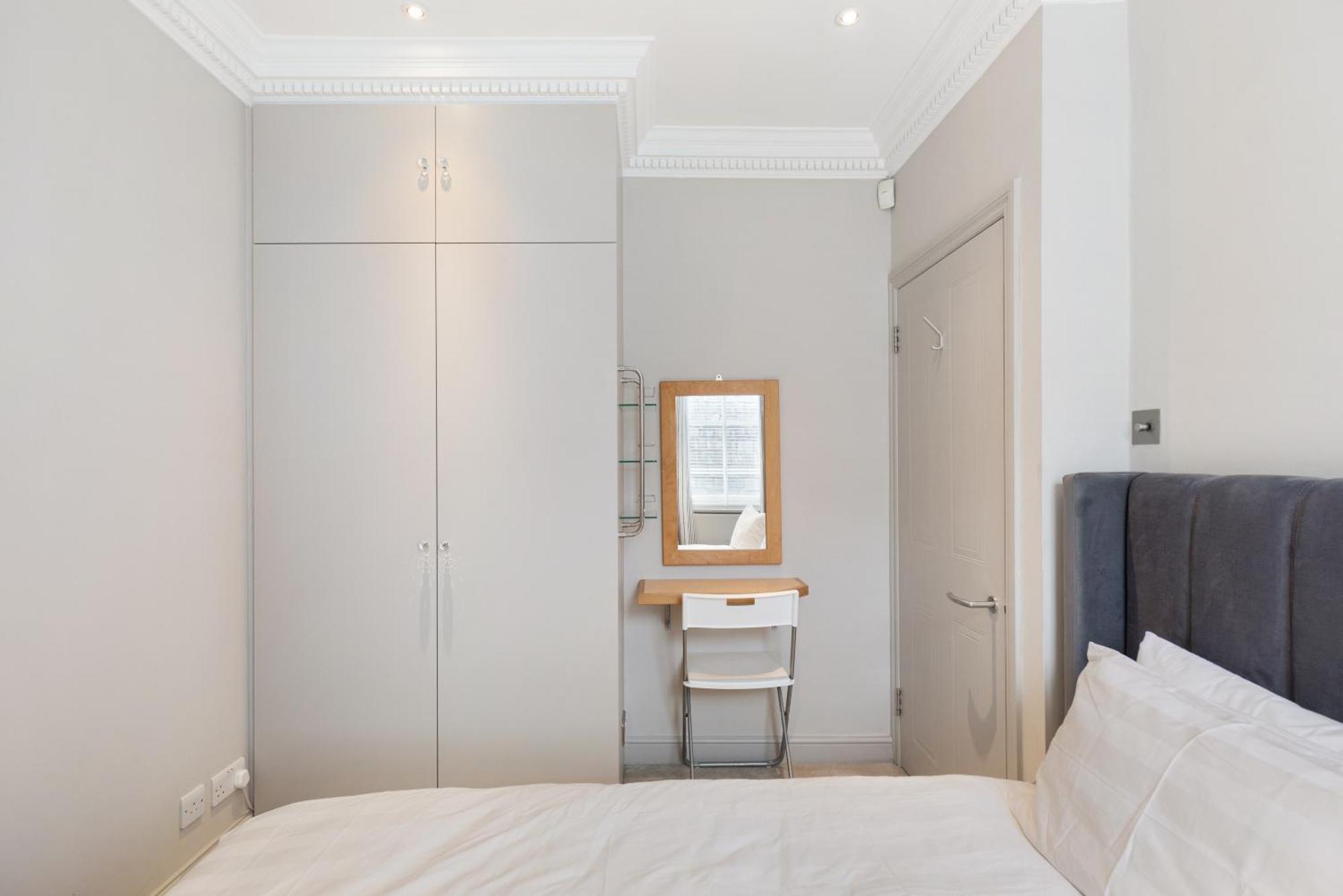 Stunning Knightsbridge 2bed Flat! * Londra